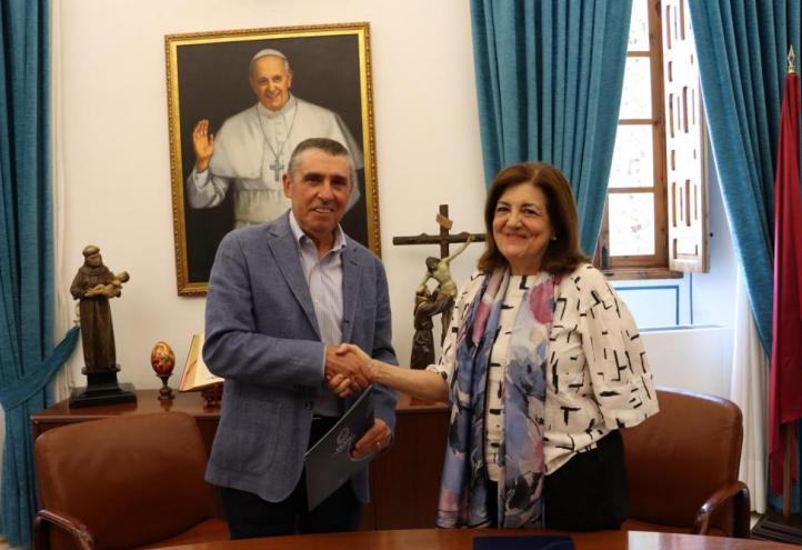 María Dolores García, UCAM president, and Adolfo García Albaladejo, president of the Ingenio Foundation, have signed the creation of the new chair