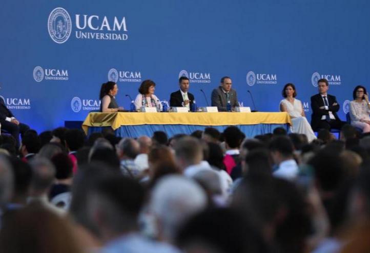 Miriam Mendoza, Coordinator of the Cartagena Campus; María Dolores García, UCAM President; Rafael Alcázar, Director of the Los Alcázares High Performance Centre and honorary patron of the class; and Juan Alfonso García, Academic Director
