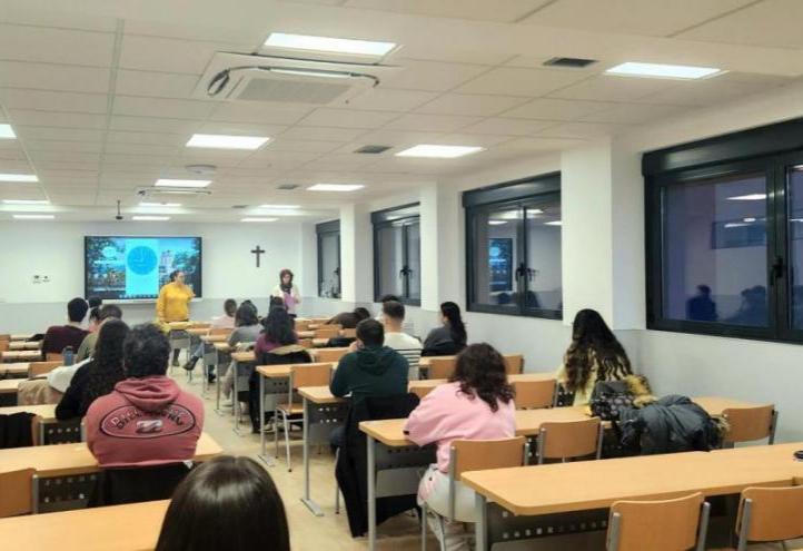 Online degree students in one of the classrooms at the UCAM–COE Torrejón Campus on the first day of examinations