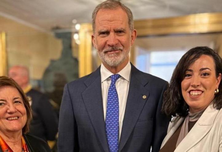 María Dolores García, UCAM president, and María Mendoza, member of the Board of Trustees of the Fundación Universitaria San Antonio, together with Felipe VI, King of Spain.
