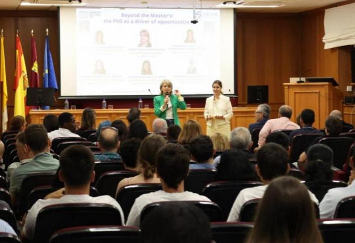 Vice-Rector for Research Estrella Núñez during her address at the conference, hosted at the Los Jerónimos Campus.