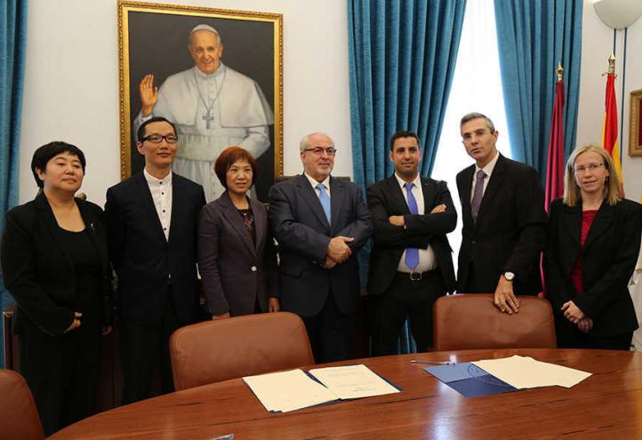 UCAM increases its relations with China