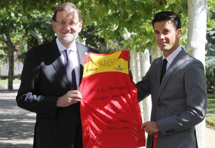 Mariano Rajoy encourages Miguel Ángel López to continue his successes in the Olympic Games