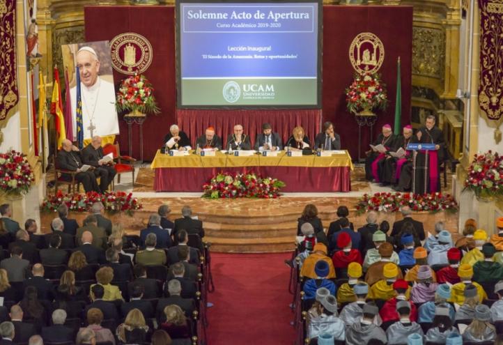 UCAM celebrates its Academic Year Opening Ceremony with a new increase in the number of students
