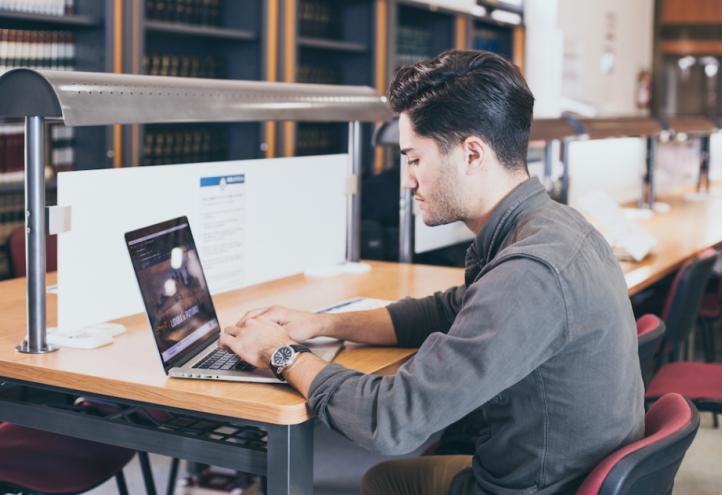 Access to digital books through UCAM Biblioteca