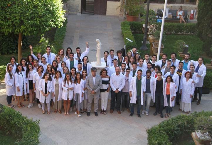 The first doctors of the Catholic University are already choosing their specializations