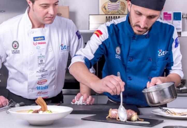 UCAM Bachelor’s Degree in Gastronomy collaborates with the solidarity event GastroSOS