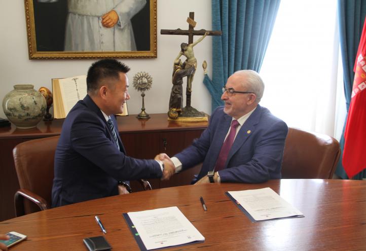 The UCAM increases its presence in China