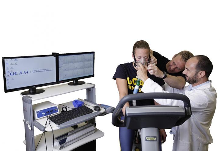 UCAM students have low rates of abandoning the studies, and a high rate of employment after graduating