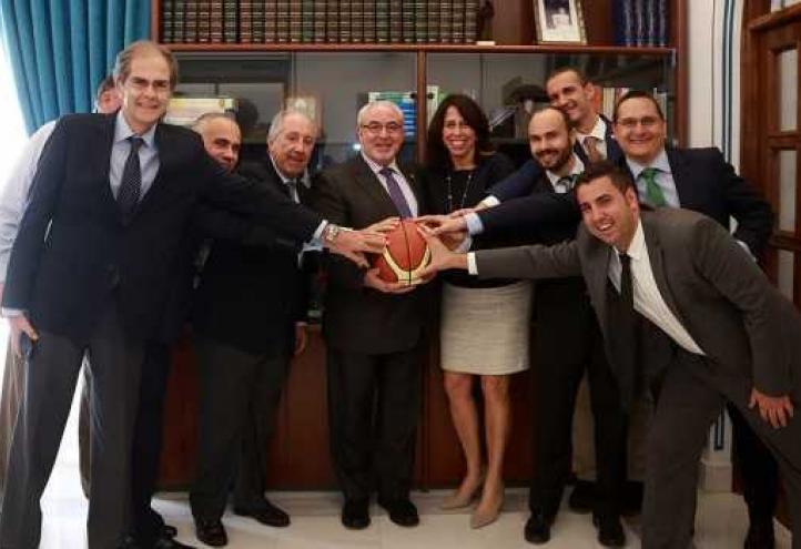 Former President of the WNBA expresses her interest in the UCAM sports model