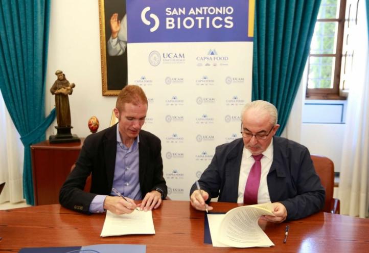 UCAM and Capsa Food form San Antonio Biotics