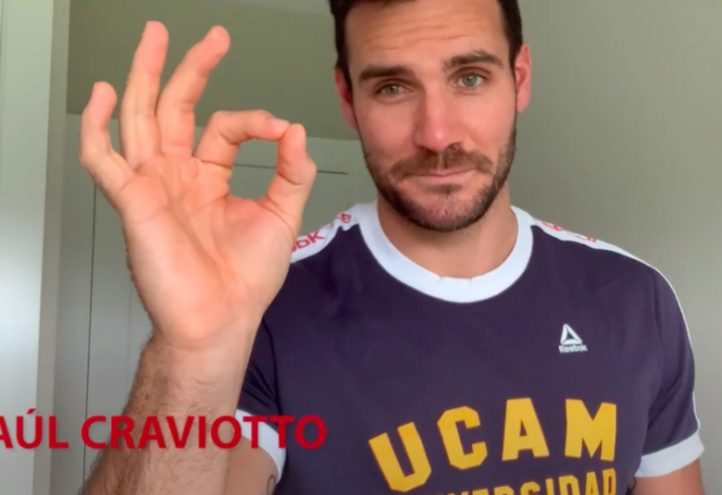 Caritas receives the support of UCAM and its athletes in the social crisis