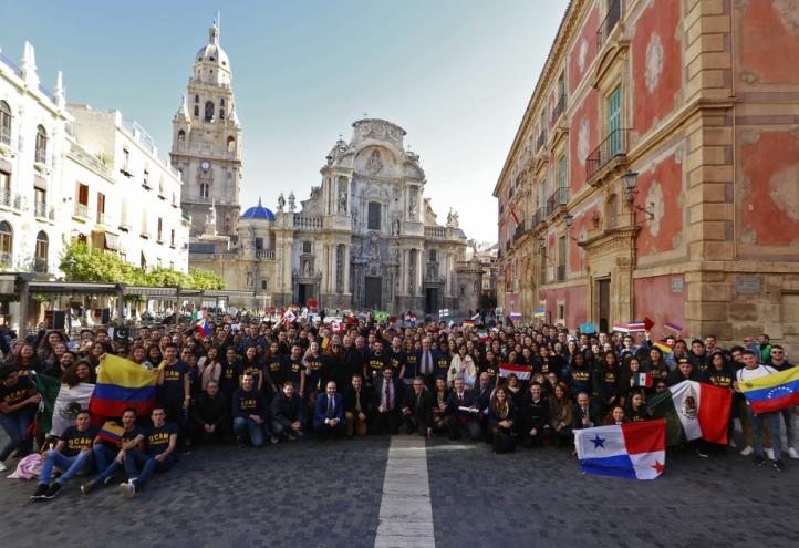 2.500 international students from 100 countries attending UCAM this year