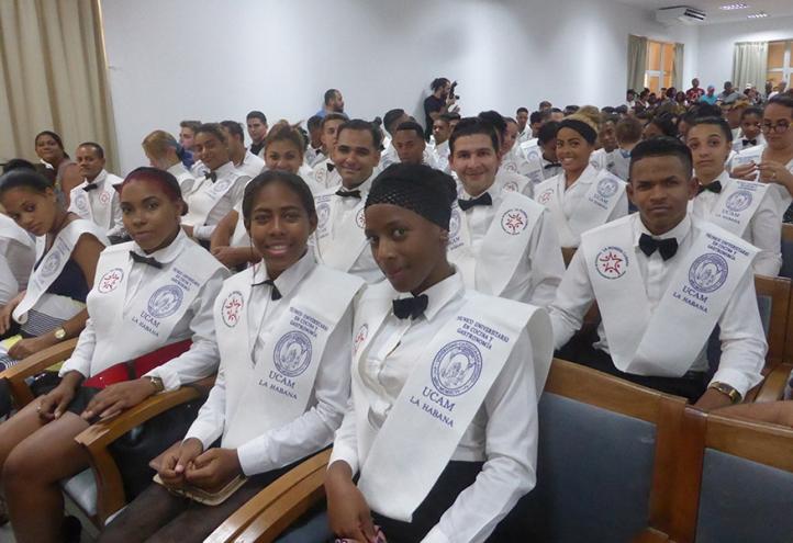 UCAM graduates 400 gastronomy professionals in Havana