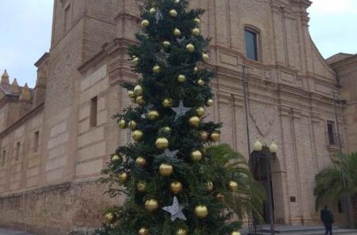 Christmas Basket and Unity Tree 2019