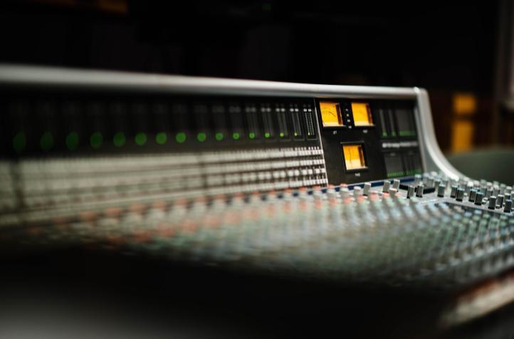 Audio-visual Digital Communication (DIGITALAC)